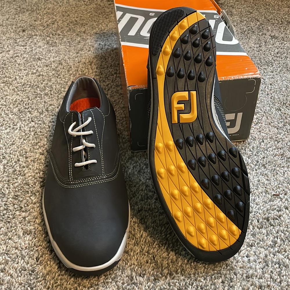 FJ Contour 11M Golf Shoes